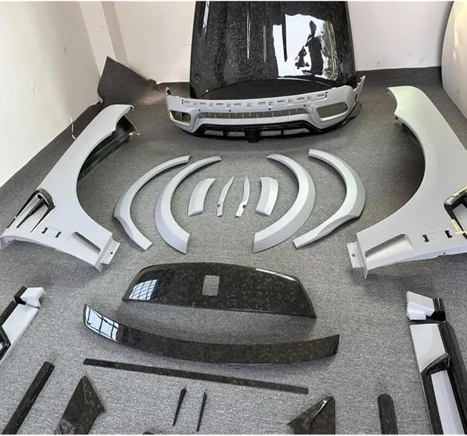 Rolls Royce Cullinan forged carbon fiber kit,Rolls Royce Cullinan body kit worth it,best forged carbon fiber for Cullinan,Cullinan M-style kit pros cons,should I buy a Cullinan body kit,Cullinan carbon kit vs alternatives unboxing and complete package contents