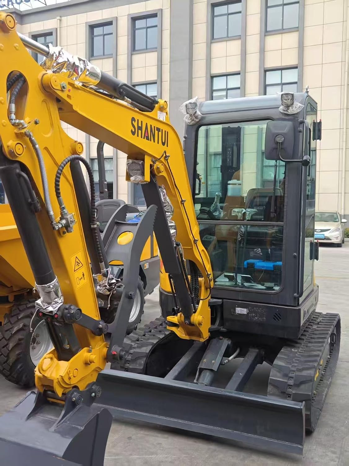 Shantui STE35SR Mini Excavator Worth It? Honest Pros & Cons 2 Shantui STE35SR mini excavator worth it,should I buy Shantui STE35SR,Shantui STE35SR pros cons,Shantui mini excavator vs alternatives,best 2.8 ton mini excavator,Shantui STE35SR buying guide unboxing and complete package contents