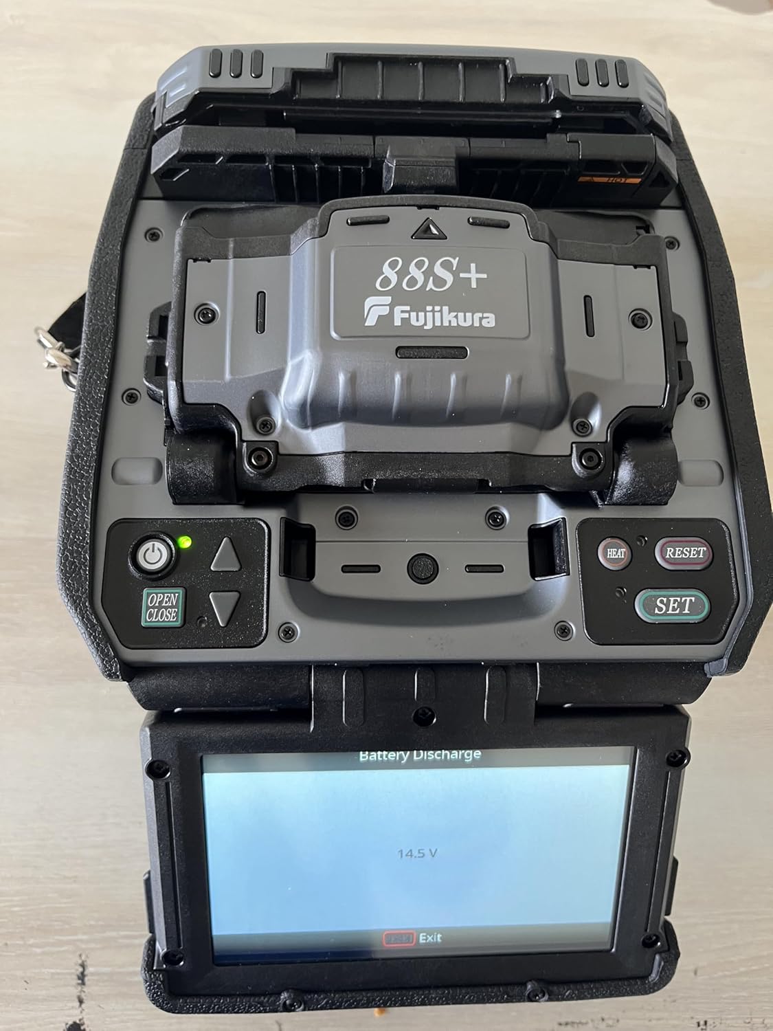 buy Fujikura FSM-88S+ fusion splicer,Fujikura FSM-88S+ vs alternatives,Fujikura FSM-90S+ same model,best core alignment fusion splicer,Fujikura FSM-88S+ pros cons,is Fujikura FSM-88S+ worth buying unboxing and complete package contents